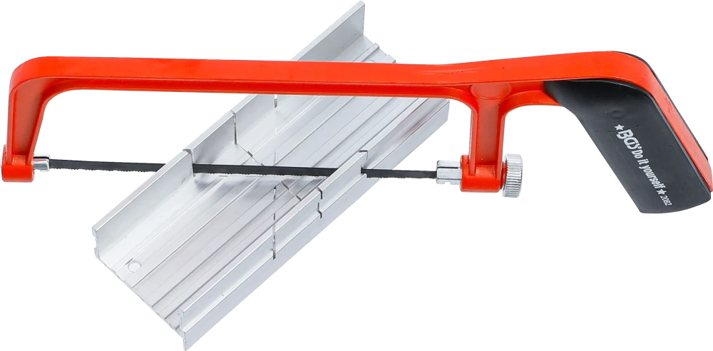Alukeretes fűrész | gérvágó fűrésszel és fűrészlappal | 150 mm