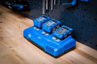 Többportos töltő | 3 x 2,5 A | 18 V