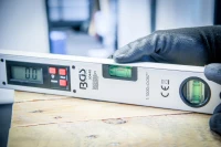 Digitális LCD szögmérő vízmértékkel | 450 mm