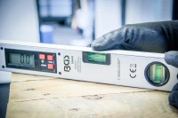 Digitális LCD szögmérő vízmértékkel | 450 mm
